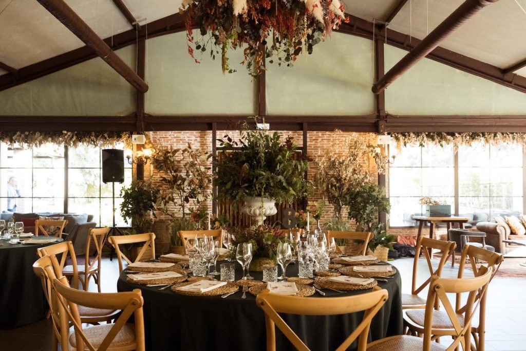 decoración floral para bodas: cómo elegirla y crear una historia a través de las flores